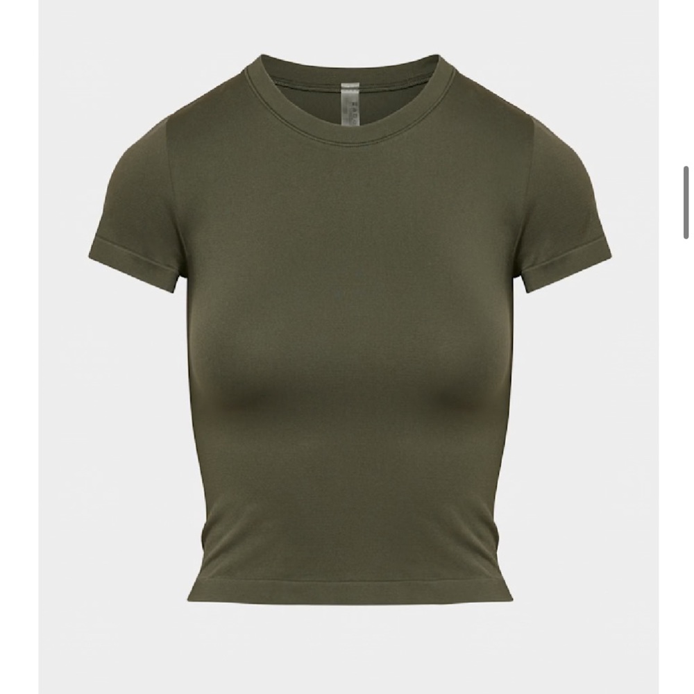 Aritzia colour dark olive smooth seamless willow t shirt